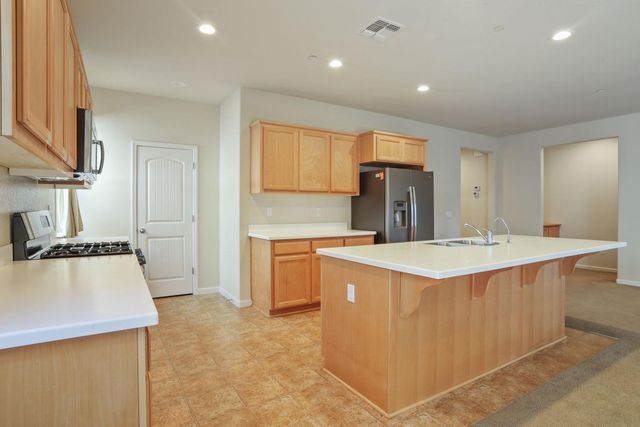 808 Fargo St, Stockton, CA 95204