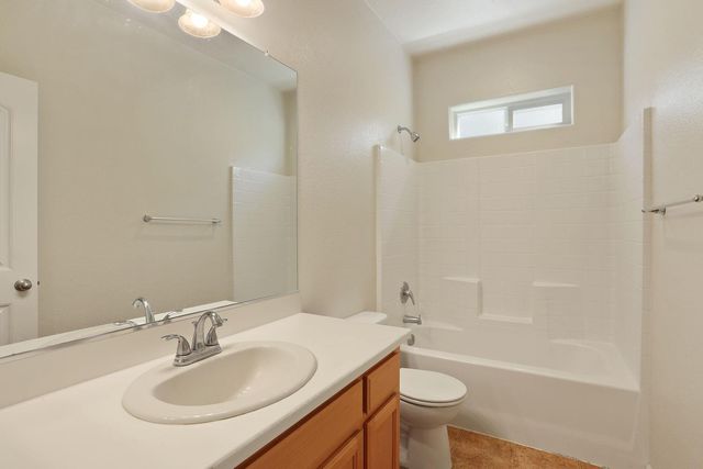 808 Fargo St, Stockton, CA 95204