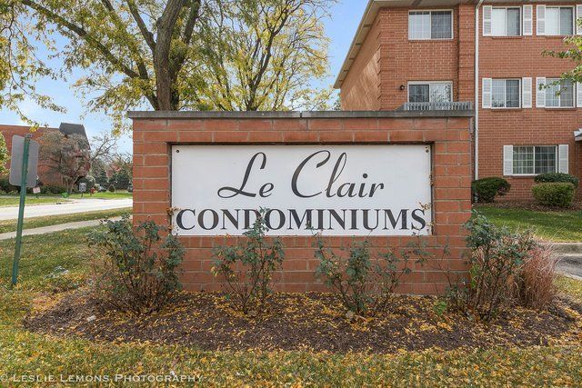 1338 S Lorraine Road A, Wheaton, IL 60189