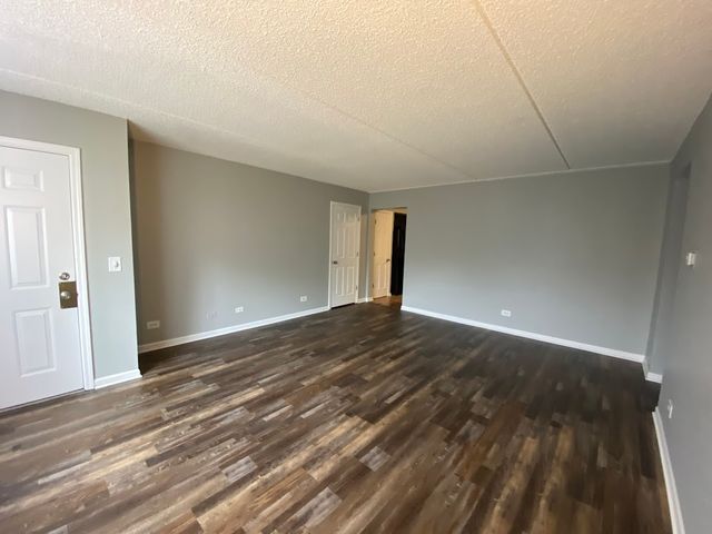 1338 S Lorraine Road A, Wheaton, IL 60189