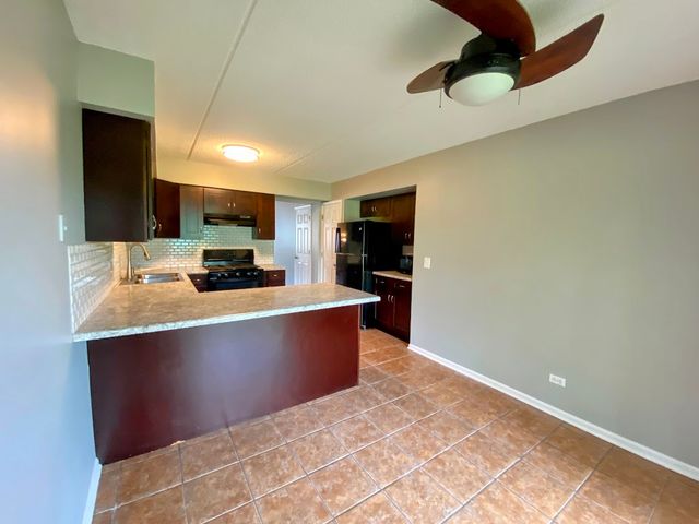 1338 S Lorraine Road A, Wheaton, IL 60189