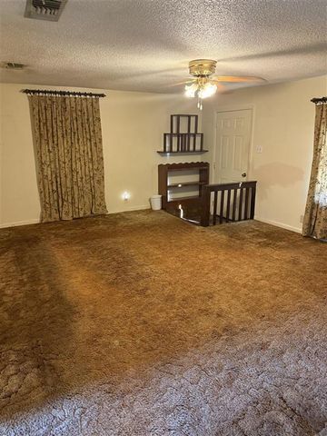 2844 Agnes Road, Lake Charles, LA 70605