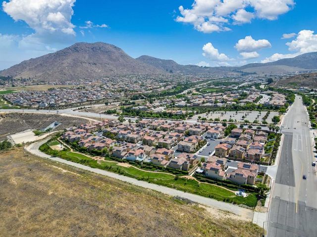 20064 Red Rock, Riverside, CA 92507