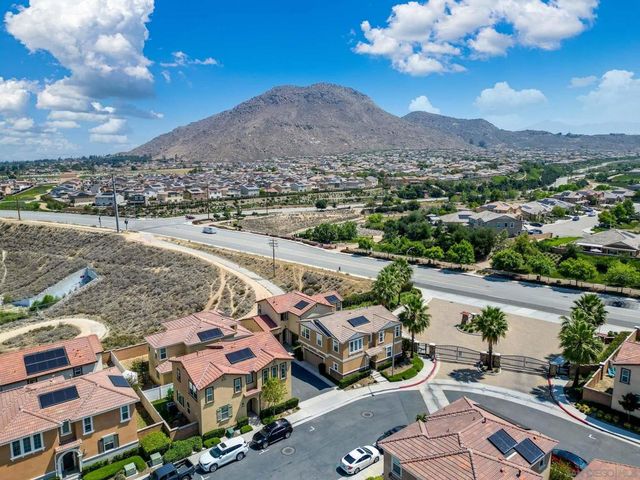 20064 Red Rock, Riverside, CA 92507