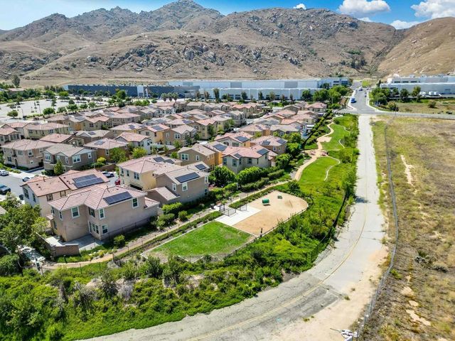 20064 Red Rock, Riverside, CA 92507