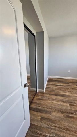 213 W 43rd, Los Angeles, CA 90037