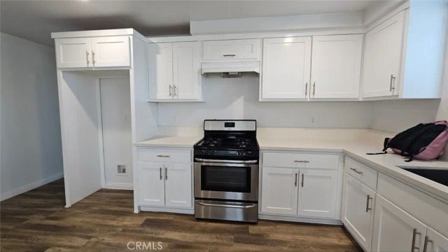 213 W 43rd, Los Angeles, CA 90037