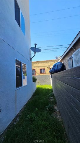 213 W 43rd, Los Angeles, CA 90037