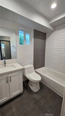 213 W 43rd, Los Angeles, CA 90037