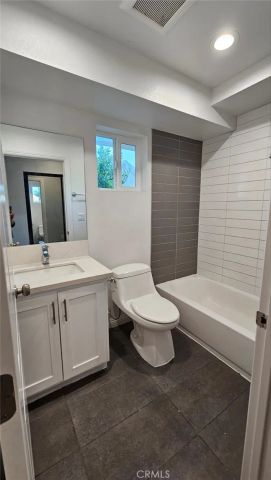 213 W 43rd, Los Angeles, CA 90037
