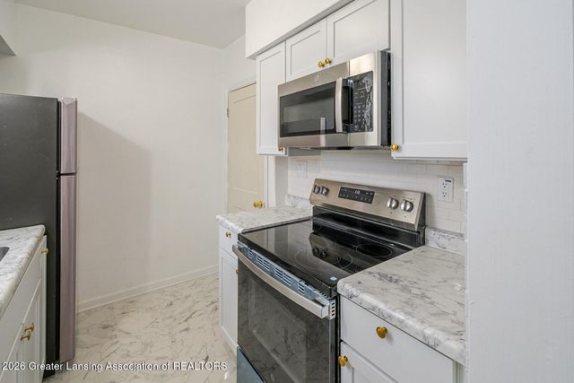 1418 Keeney Court, Lansing, MI 48915