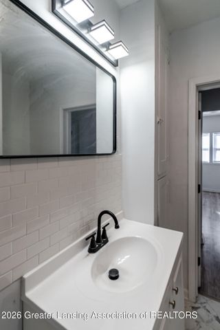 1418 Keeney Court, Lansing, MI 48915