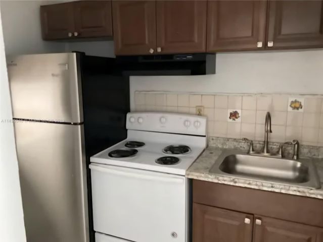 701 NE 8th Street 4, Hallandale Beach, FL 33009