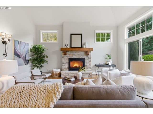 11631 S NORTHGATE Ave, Portland, OR 97219