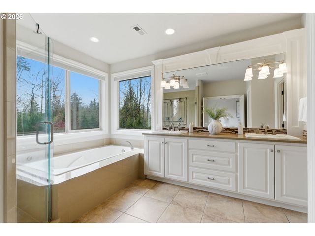 11631 S NORTHGATE Ave, Portland, OR 97219