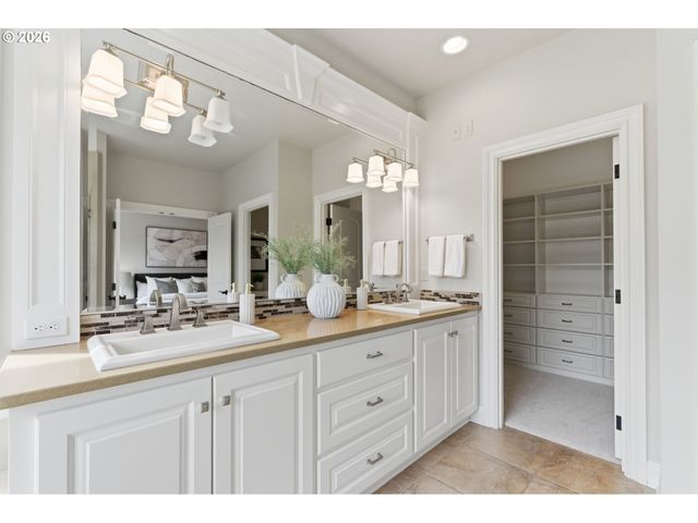 11631 S NORTHGATE Ave, Portland, OR 97219