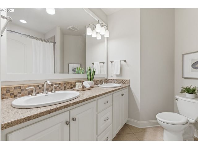 11631 S NORTHGATE Ave, Portland, OR 97219