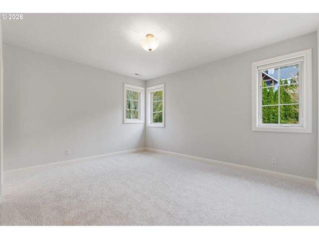 11631 S NORTHGATE Ave, Portland, OR 97219