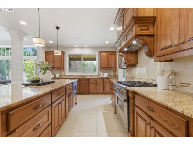 11631 S NORTHGATE Ave, Portland, OR 97219