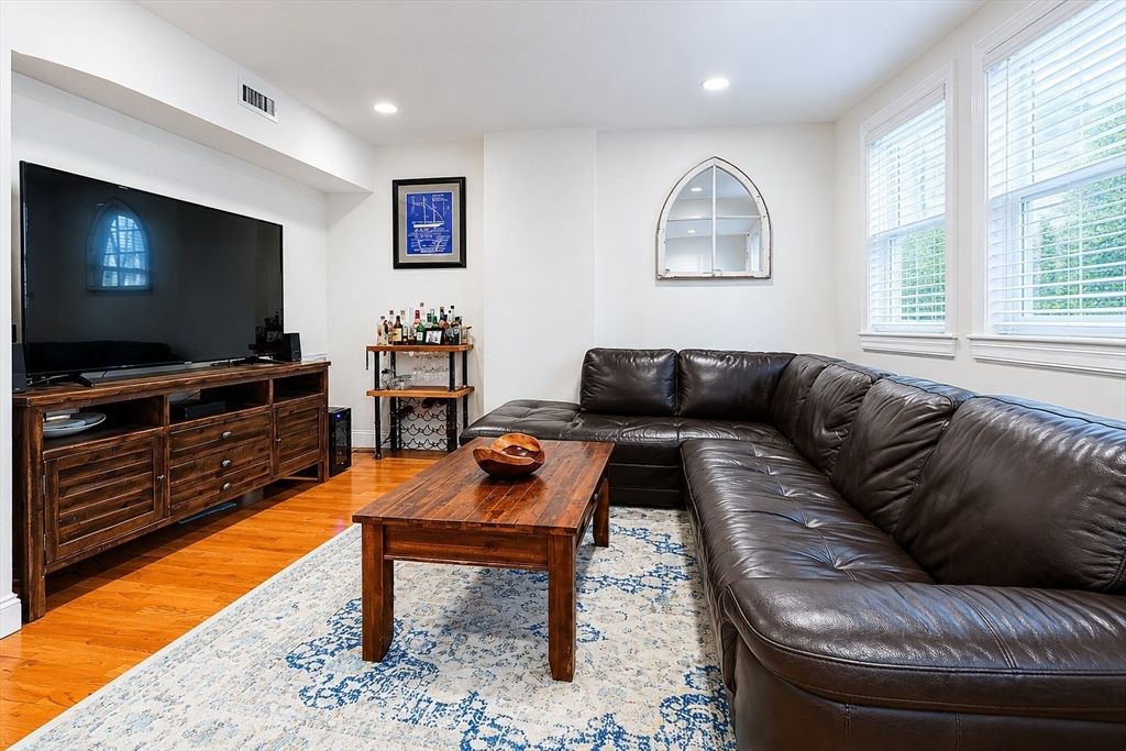 15 Garrison St #1, Boston, MA 02116