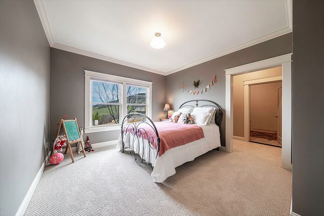 3515 Admiral Way, Medford, OR 97504