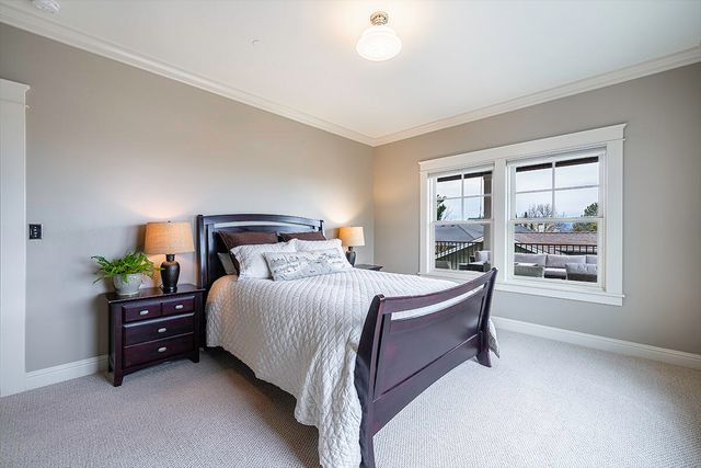 3515 Admiral Way, Medford, OR 97504