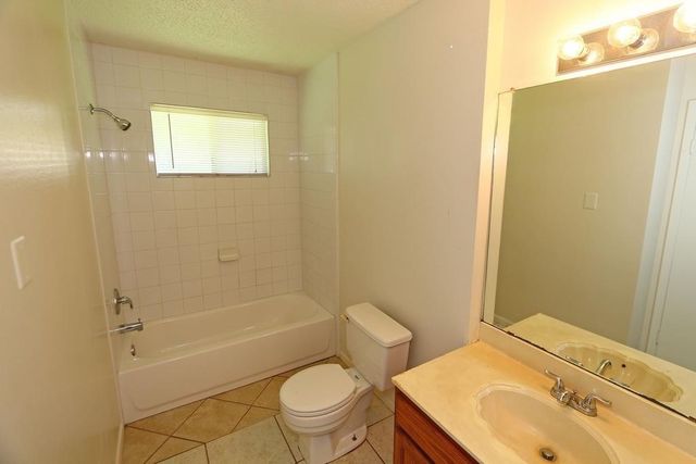 7815 Eastern Bluebird Drive, Humble, TX 77396