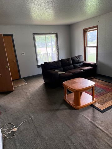 208 S. Canfield St., Dunkerton, IA 50626