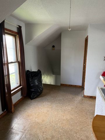 208 S. Canfield St., Dunkerton, IA 50626