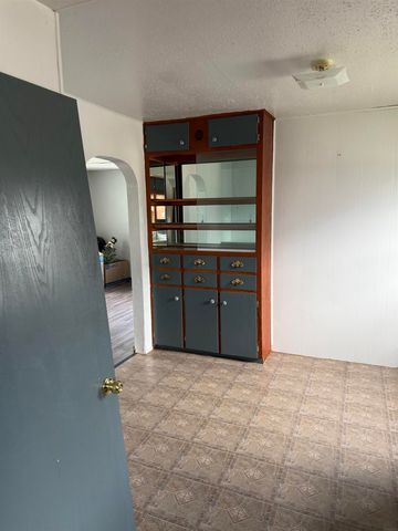 208 S. Canfield St., Dunkerton, IA 50626