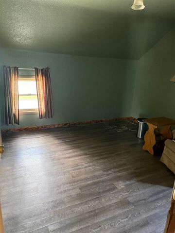 208 S. Canfield St., Dunkerton, IA 50626