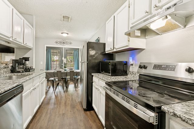 9426 Bowen Dr., San Antonio, TX 78250