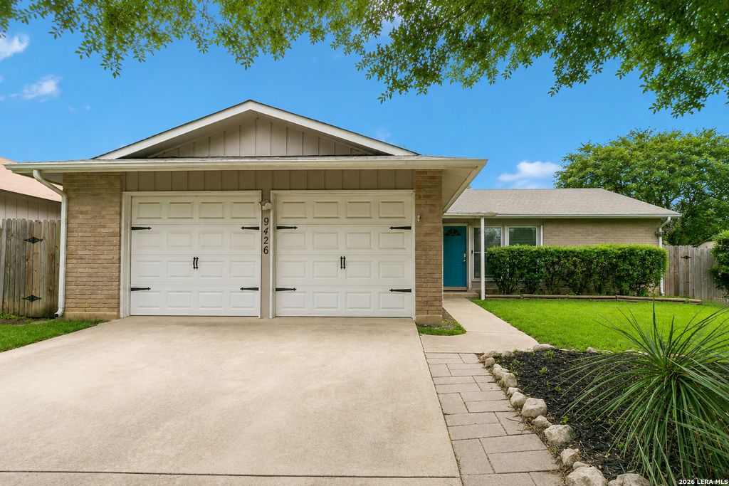 9426 Bowen Dr., San Antonio, TX 78250