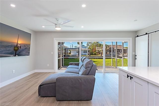 2772 Bayview DR, Naples, FL 34112