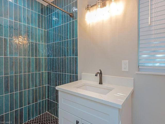 2772 Bayview DR, Naples, FL 34112