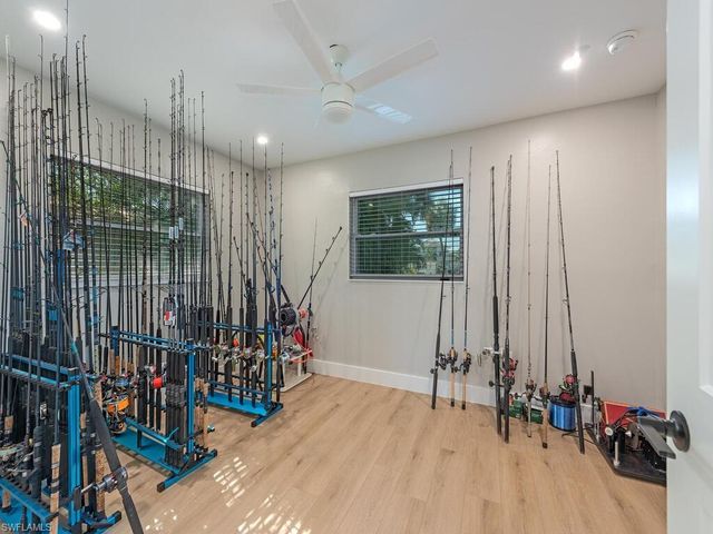 2772 Bayview DR, Naples, FL 34112