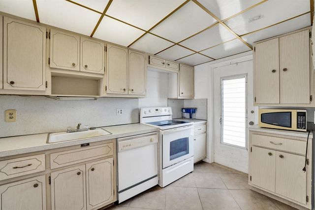 2601 NE 14th Street Causeway 231, Pompano Beach, FL 33062