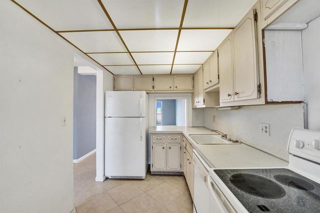 2601 NE 14th Street Causeway 231, Pompano Beach, FL 33062