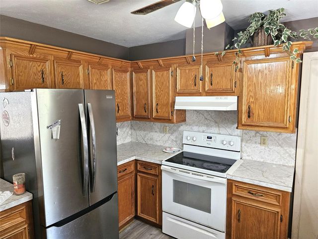 271 Oakwood Lane, Goodrich, TX 77335