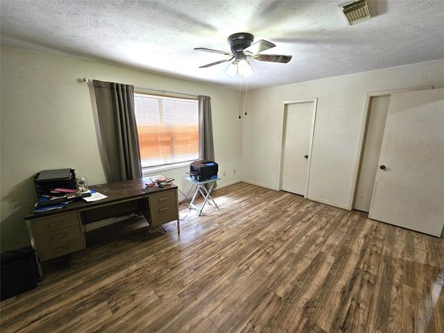 271 Oakwood Lane, Goodrich, TX 77335