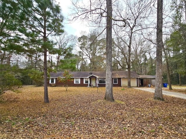 271 Oakwood Lane, Goodrich, TX 77335