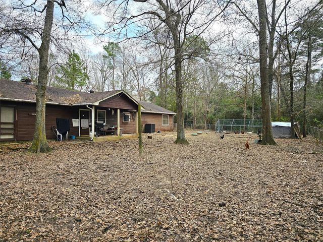 271 Oakwood Lane, Goodrich, TX 77335