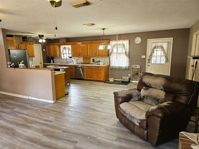 271 Oakwood Lane, Goodrich, TX 77335