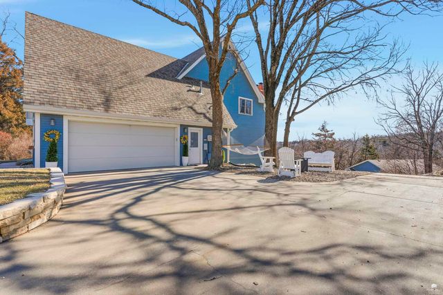 3215 Driftwood Drive, Manhattan, KS 66503