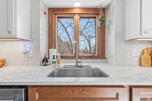 3215 Driftwood Drive, Manhattan, KS 66503