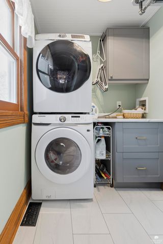 3215 Driftwood Drive, Manhattan, KS 66503