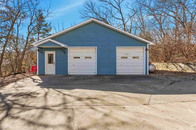 3215 Driftwood Drive, Manhattan, KS 66503