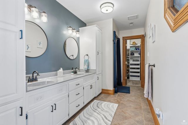 3215 Driftwood Drive, Manhattan, KS 66503