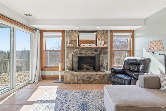 3215 Driftwood Drive, Manhattan, KS 66503