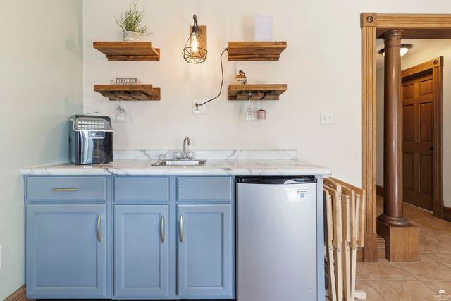 3215 Driftwood Drive, Manhattan, KS 66503